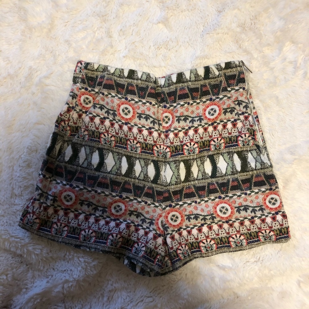 Zara linen floral pattern short